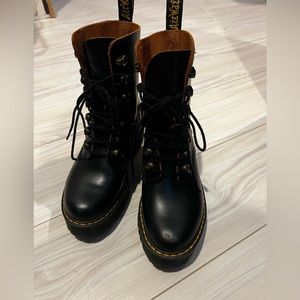 Doc Marten / Dr. Marten’s Leona boots